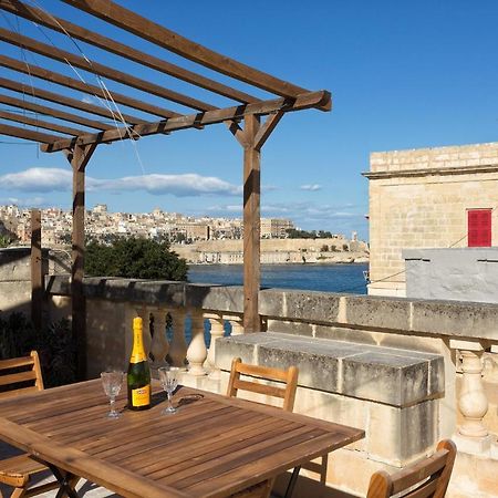 Traditional Maltese Townhouse, Roof Terrace And Views Сенглея Экстерьер фото