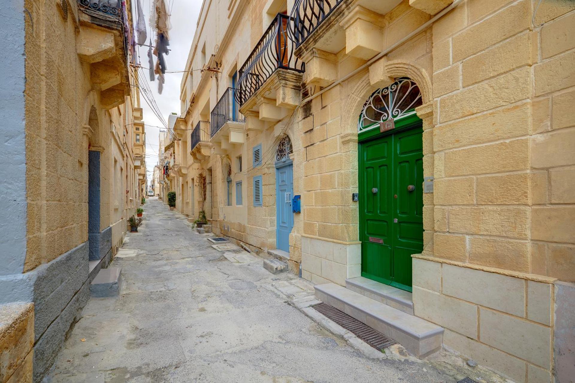 Traditional Maltese Townhouse, Roof Terrace And Views Сенглея Экстерьер фото