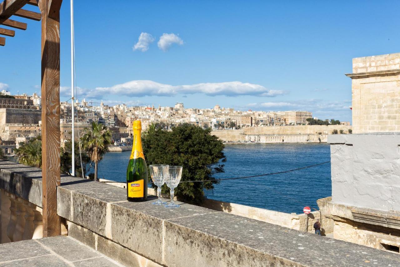 Traditional Maltese Townhouse, Roof Terrace And Views Сенглея Экстерьер фото
