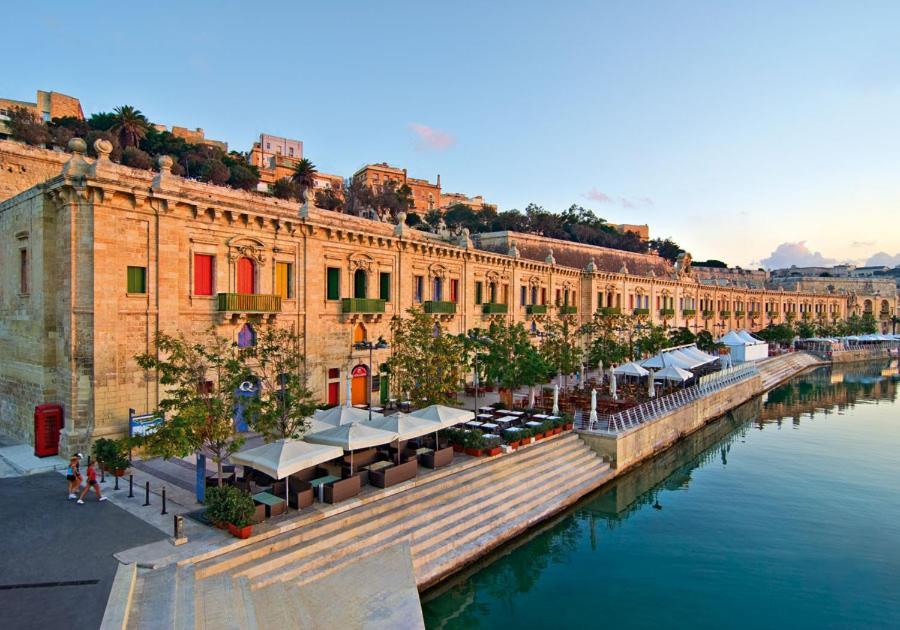 Traditional Maltese Townhouse, Roof Terrace And Views Сенглея Экстерьер фото