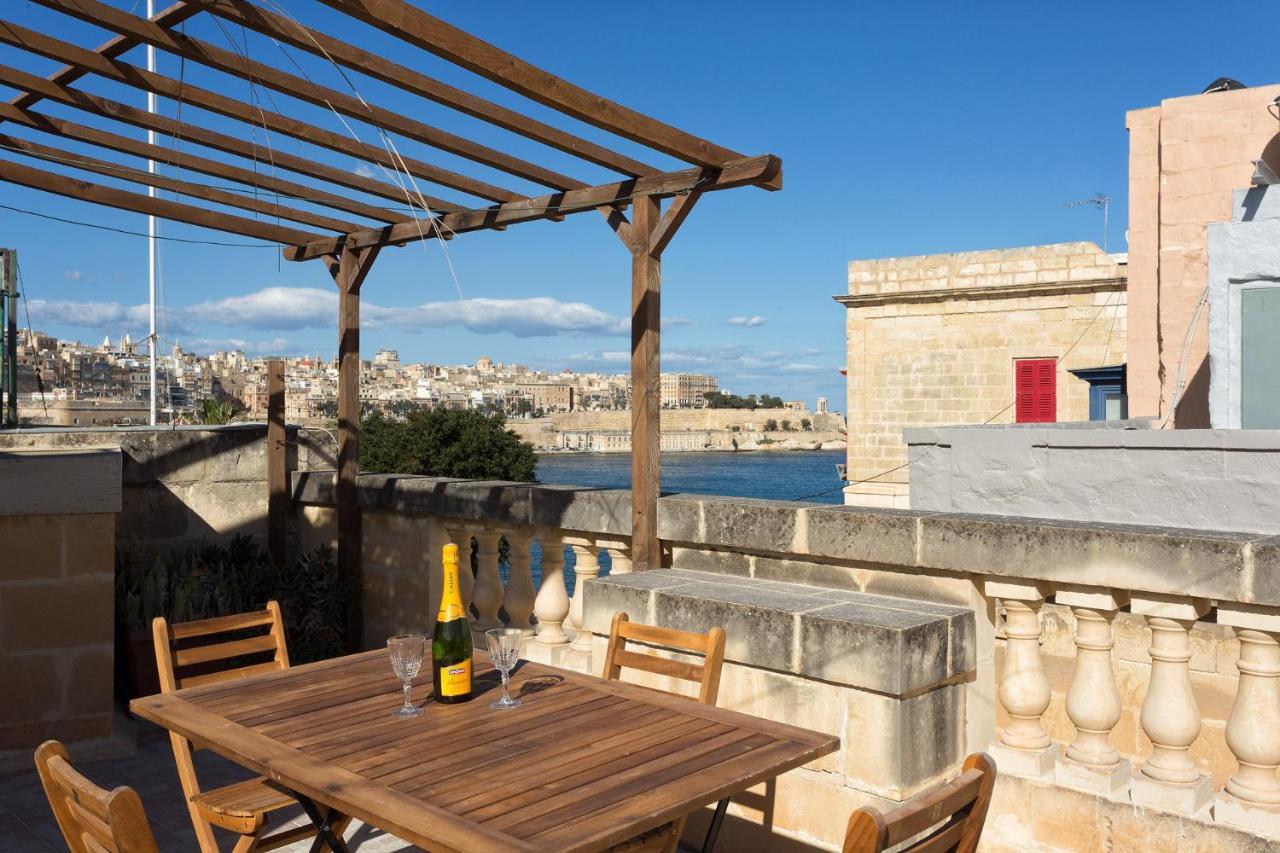 Traditional Maltese Townhouse, Roof Terrace And Views Сенглея Экстерьер фото